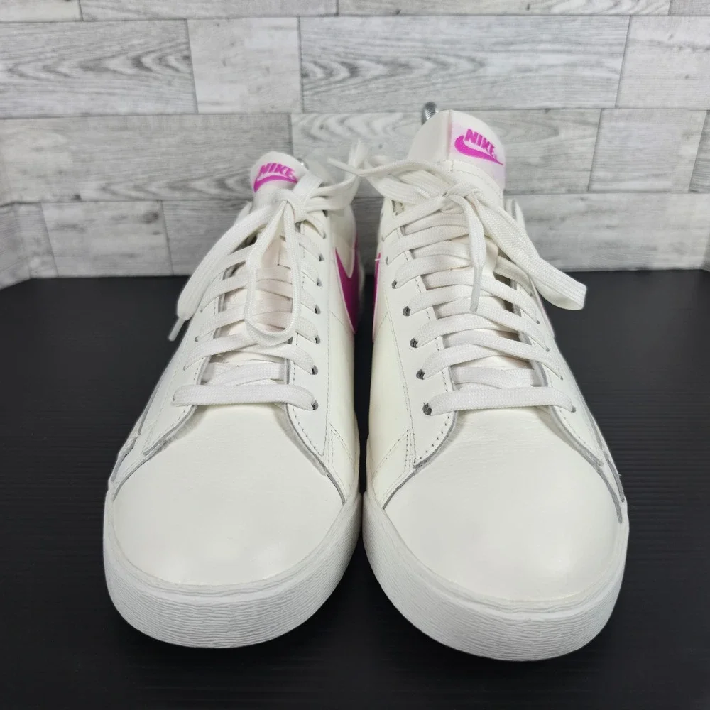 NIKE Blazer Low Fire Pink Sneakers Shoes Women's size 11.5 AV9370-110
